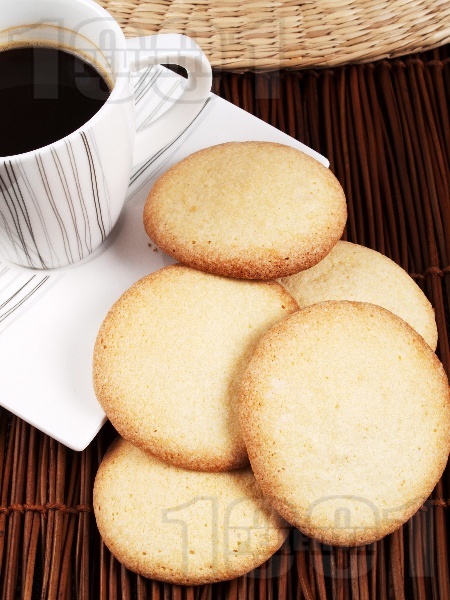 Домашни бисквити за чай - снимка на рецептата